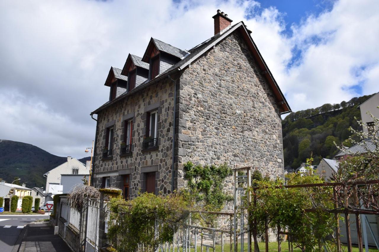 Petit Duplex De Charme Sous Les Toits Du Mont-Dore Zewnętrze zdjęcie